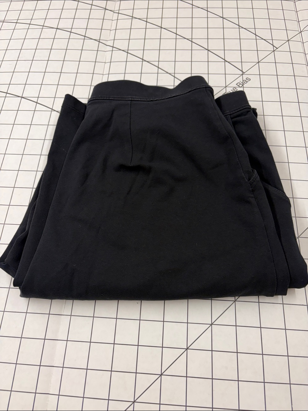 L.L. Bean Perfect Fit Wide Straight-Leg Knit Pants Black/ Medium Regular